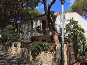 Гостиница Apartamentos Piscis  Castell-Platja d’Aro